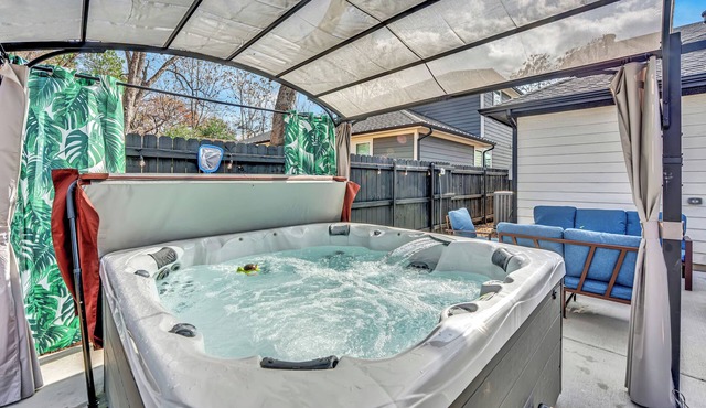 Sleeps 22 by FW Stockyards Downtown with Hot Tub