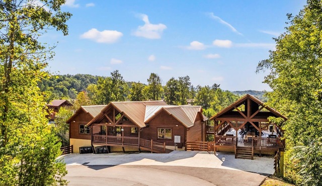 Sleeps ~22, Heated Indoor Pool, Hot Tub, Game Room, outdoor fireplace, big deck
