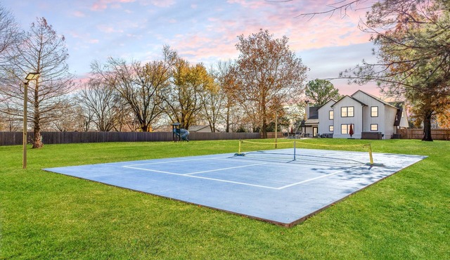 Sleeps 22—Pickleball~Hot Tub~Pool Table~Games