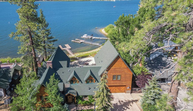 Sleeps 23 | 2 Lakefront Homes, Private Dock+Beach, Hot Tub, Fire Pit, Deck Views
