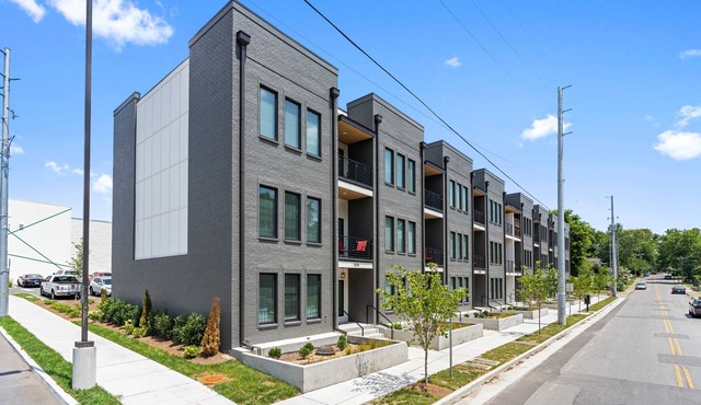 SLEEPS 24 Keep the Secret 2 - 2 Units 8BR 8BA New townhomes