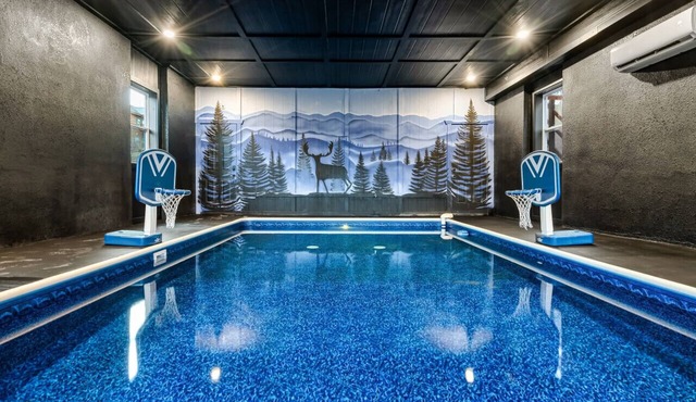 Sleeps 24~Large Heated Indoor Pool~Putt-Putt~Game Room
