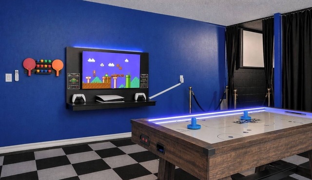 Sleeps 25 Heated Pool In+Outdoor Games Theater