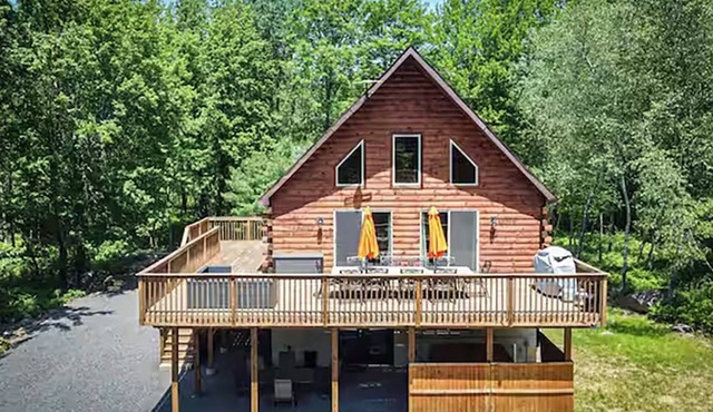 Sleeps 26 | 2 Homes | Near Big Boulder