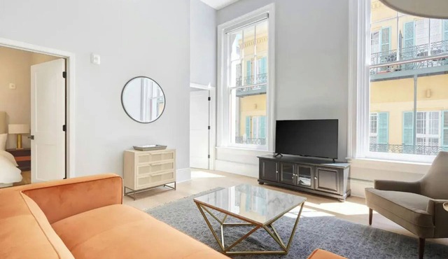 Sleeps 26 | Steps to French Quarter Entire Floor | The Harlequin by AvantStay