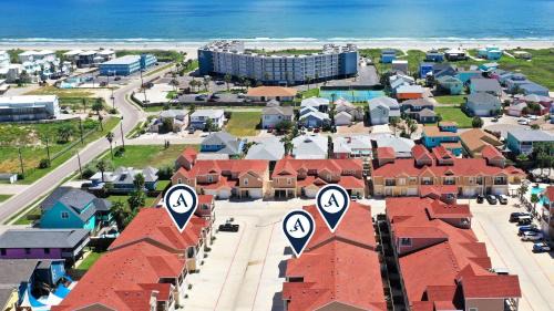 Sleeps 29 3 Homes Beachside Resort Pool Walk to the Beach