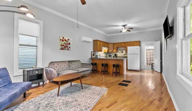 Sleeps 3 1BR Near Plaza+Westport Pets Welcome
