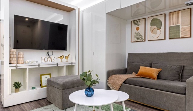 Sleeps 3 | Cleveland Clinic + University Circle