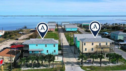 Sleeps 31 2 Homes w Boat Dock Waterfront Pool Laguna Village Getaway