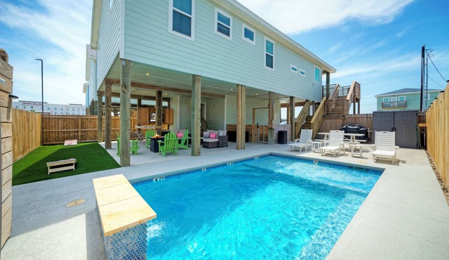 Sleeps 36! 3 Homes Side-by-Side w/Private Pools, Patio Lounge, 5 Mins to Beach