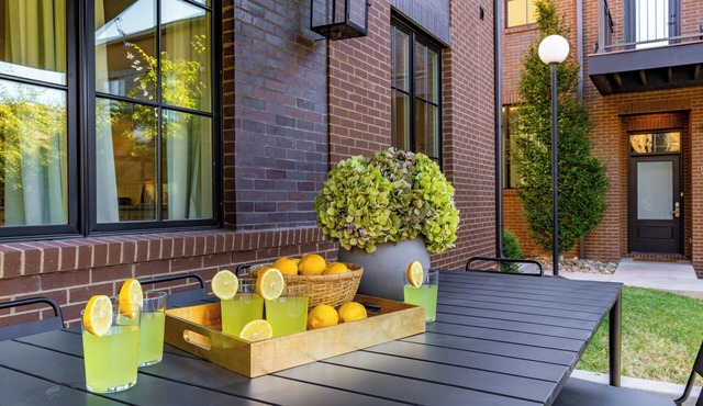 Sleeps 36! 3 Units, 5 Mins to DT | The Magnolia