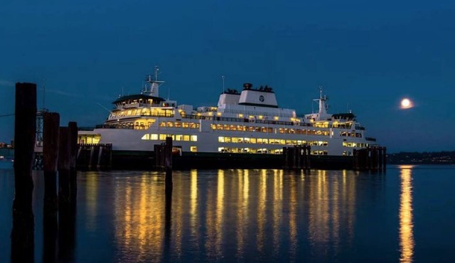 ✫ SLEEPS 36+ / Views / 3-Stories / Retreats & Reunions ✫