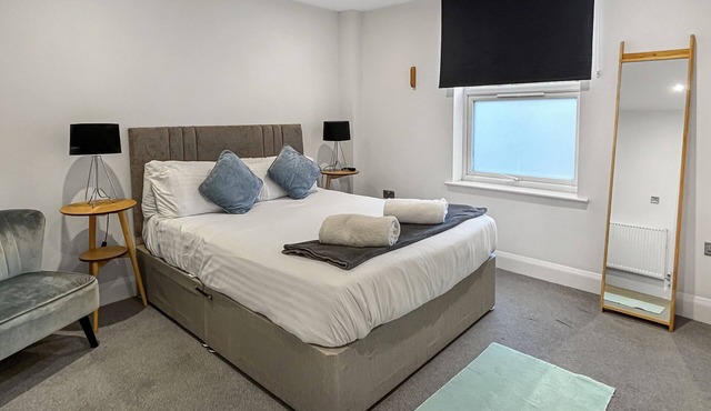 Sleeps 4- 1-Bedroom Apartment – Walking Distance to Grantham Town Centre!