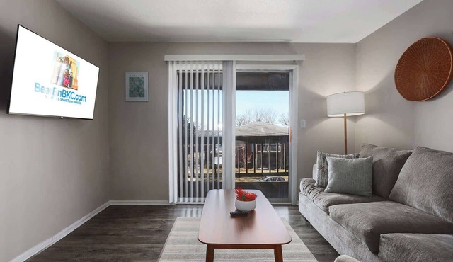 Sleeps 4, 2 Bedroom Apt. w/King beds, FIFA READY