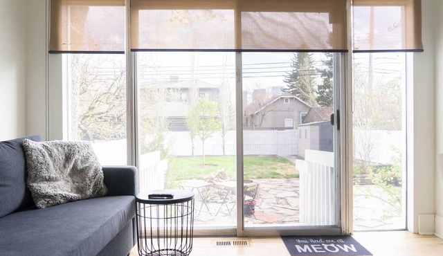 Sleeps 4 - Family friendly home with yard - pet friendly