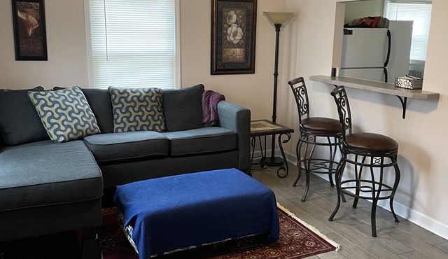 Sleeps 4, near Clayton business district, hospitals, traveling workers home