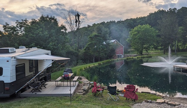 Sleeps 4, secluded, Amish Country