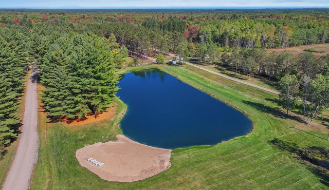 Sleeps 40- 12 Bedroom/12 Bath Lodge on 80 acres with 26' x 52' Great Room