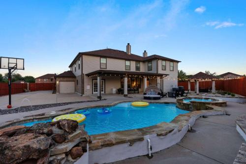 Sleeps 40 Two Houses Two Pools 2x the Fun