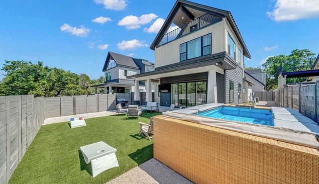Sleeps 44, Luxury Compound, 2 Pools, 2 Kitchens