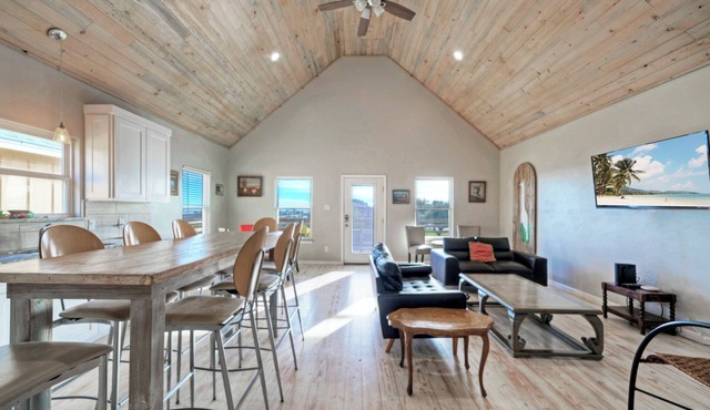Sleeps 46, 6 Homes | Private Boat Dock, Waterfront Pool, Views | Laguna Village