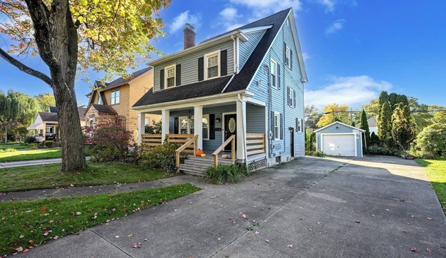 Sleeps 5-12, BBQ, AC/Heating, Wi-Fi, Parks 6, Outdoor Smoking Allowed