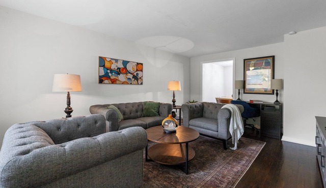 Sleeps 5, 3 Queen Beds, Centrally Located, Near Downtown KC & Country Club Plaza