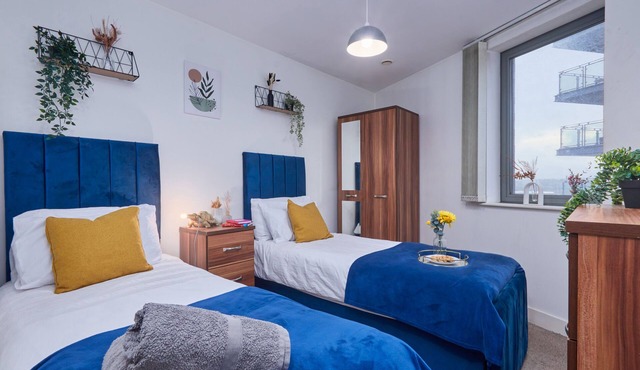 Sleeps 5: Family & Work Stays - Leeds City Centre - FREE Parking!