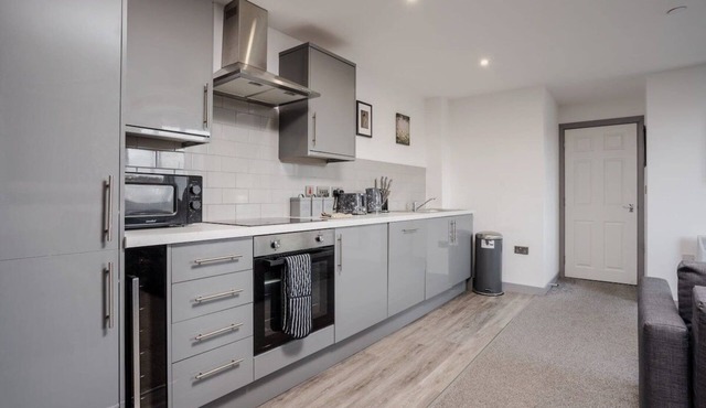 Sleeps 5 l Travelers l Business