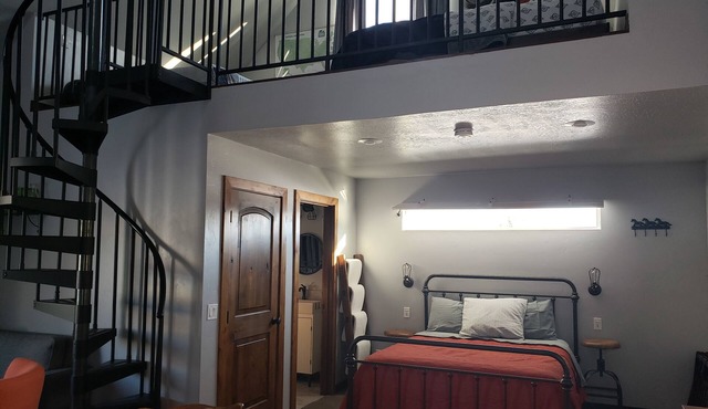 Sleeps 5 - Modern Country Cabin - Minutes from Bryce Canyon
