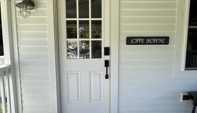 Sleeps 5/nearby lakes & trails w/beautiful mtn views and sunsets. Great WIFI!