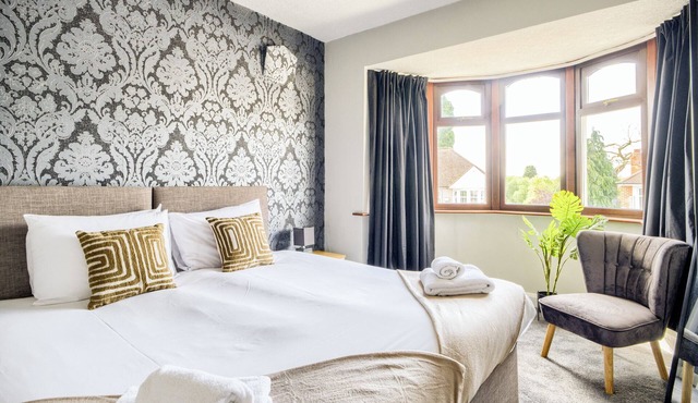 Sleeps 5 | Unli Wi-fi | Driveway |Full Kitchen