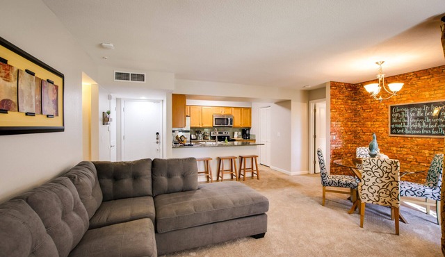 SLEEPS 6 Beautiful, Fully Furnished Condo - Great Price, Perfect Location!