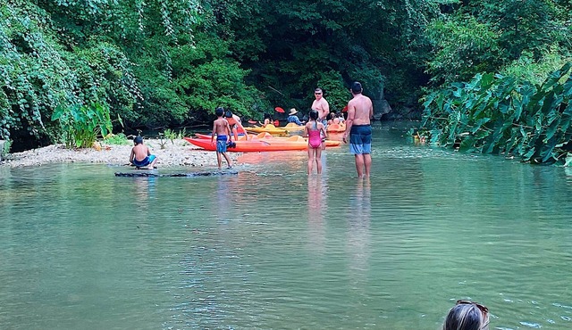 Sleeps 6! Brand new Cabin with many amenities: Pool, hot tub, kayaking! - RC14
