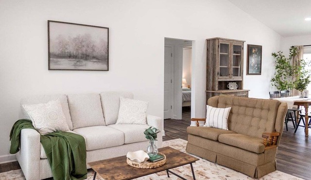 Sleeps 6, brand new, great location