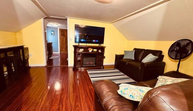 Sleeps 6 cozy, furnished near Sylvan Beach,lake, hunting, fishing, snowmobiling