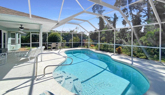 Sleeps 6, full refund*, heated pool, Dog ok