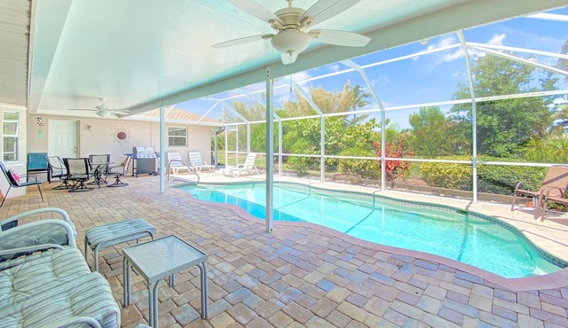 Sleeps 6, full refund*, heated pool