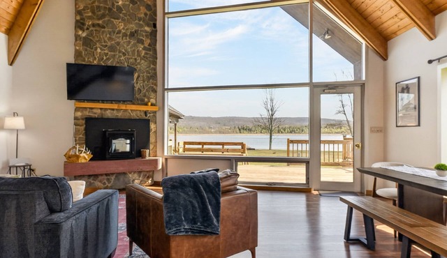 Sleeps 6 | Lake Access | Near Wineries | Pet Friendly