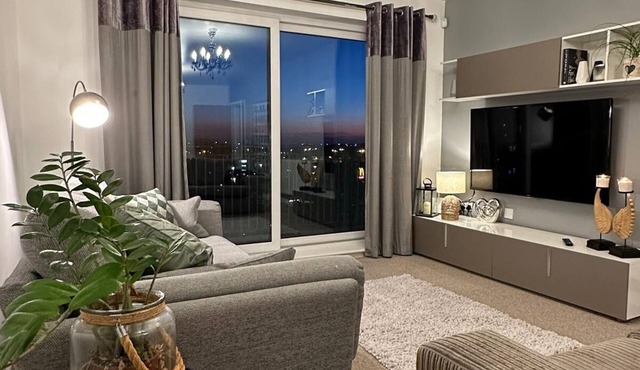 Sleeps 6 Manchester FC Ethiad Stadium & Co-Op Live Arena