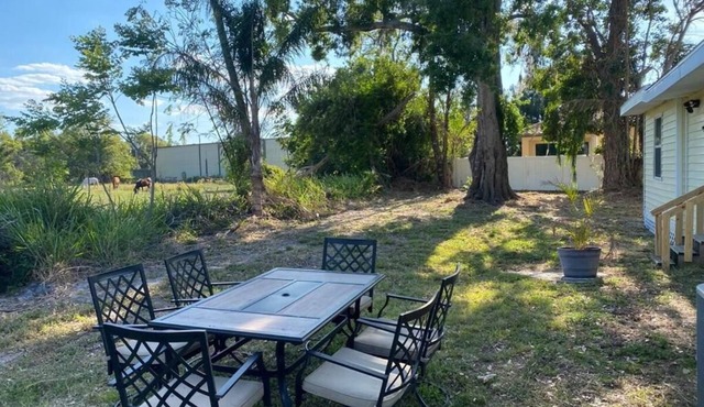 Sleeps 6 on 3BR House in Charming Palmetto Ellenton, WiFi, AC. Nature & Comfort
