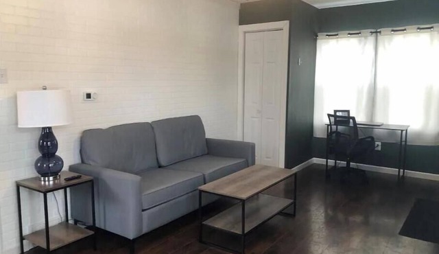 Sleeps 6. Pets welcome. Wi-Fi. 3 bedroom house