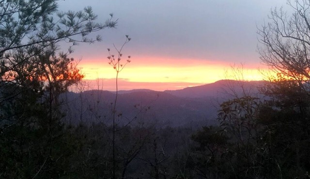 Sleeps 6! Private Suite NC Mountain views of Blue Ridge Parkway