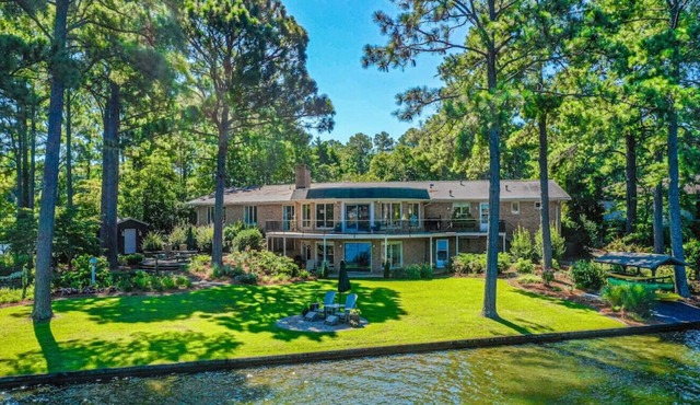 Sleeps 6! Whispering Pines Lake Front