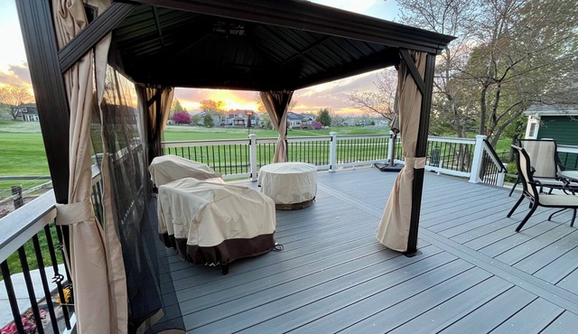 Sleeps 6 with beautiful mountain view, and close to all Colorado has to offer.
