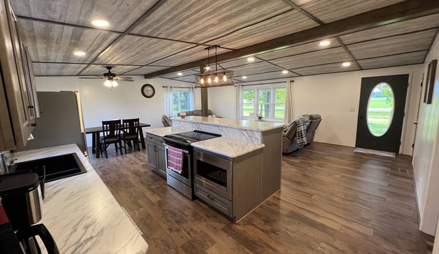Sleeps 7. 3 bedrooms. 1 bath. Wheelchair accessible. Family friendly.