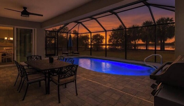 Sleeps 7, full refund*, heated pool