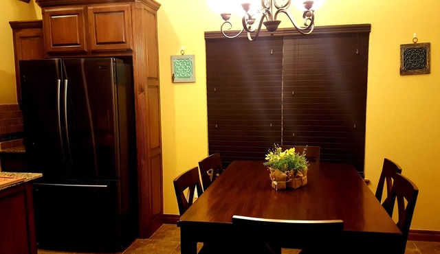 Sleeps 7/OU Campus/Airport/Restaurants/Shopping Nearby
