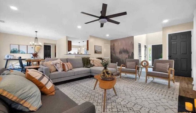Sleeps 7, w BBQ, GameRm & Fire pit/Pet Friendly