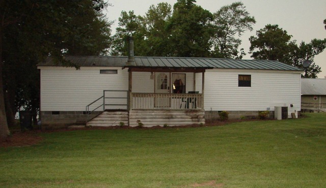 Sleeps 8, 3 bed 2 full bath with queen sleeper sofa.